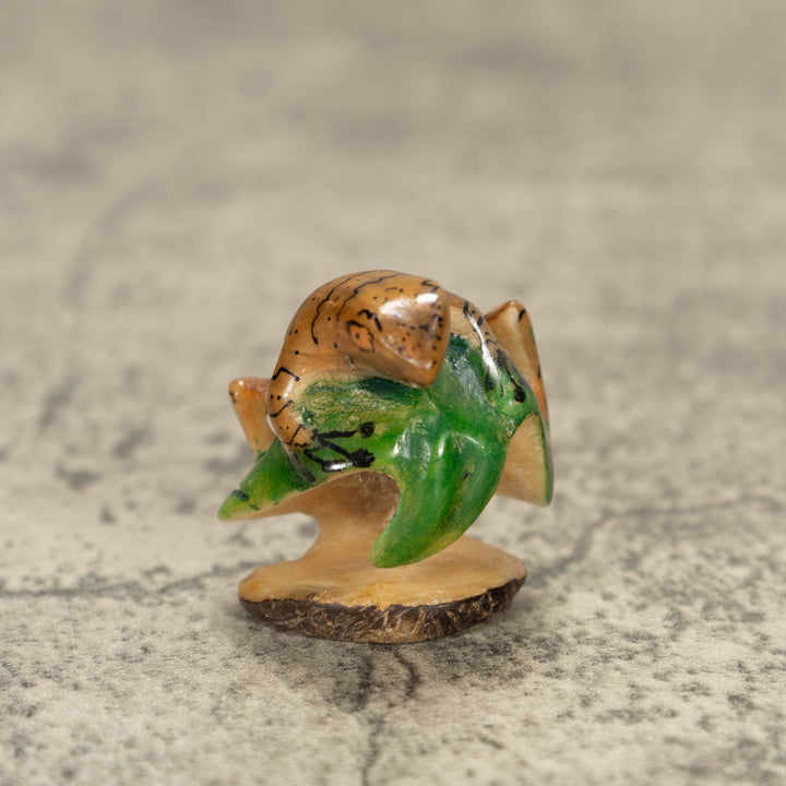 Gecko Lizard On Leaf Tagua Nut Carving