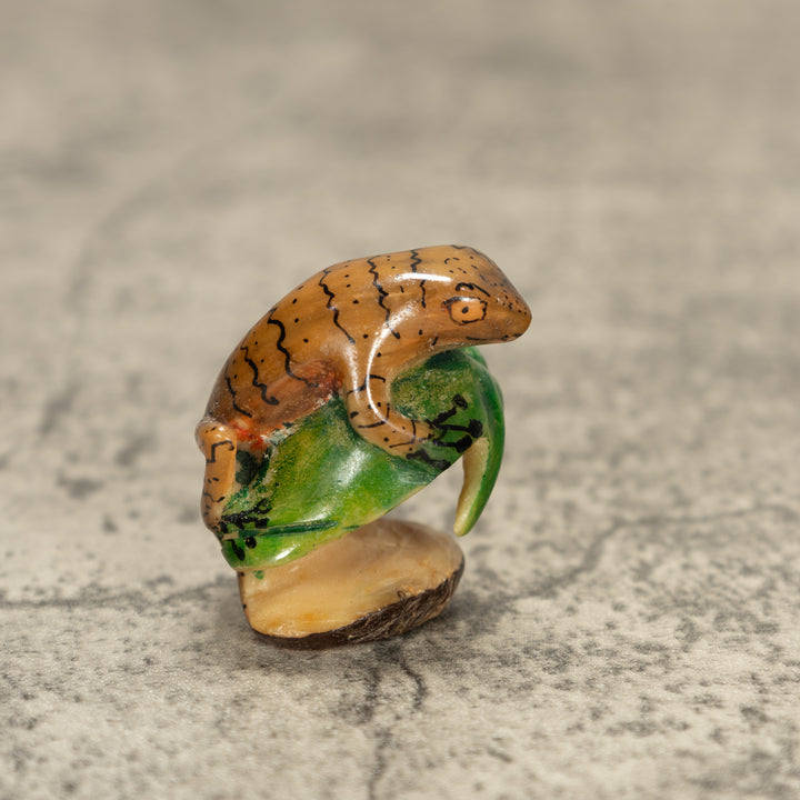 Gecko Lizard On Leaf Tagua Nut Carving