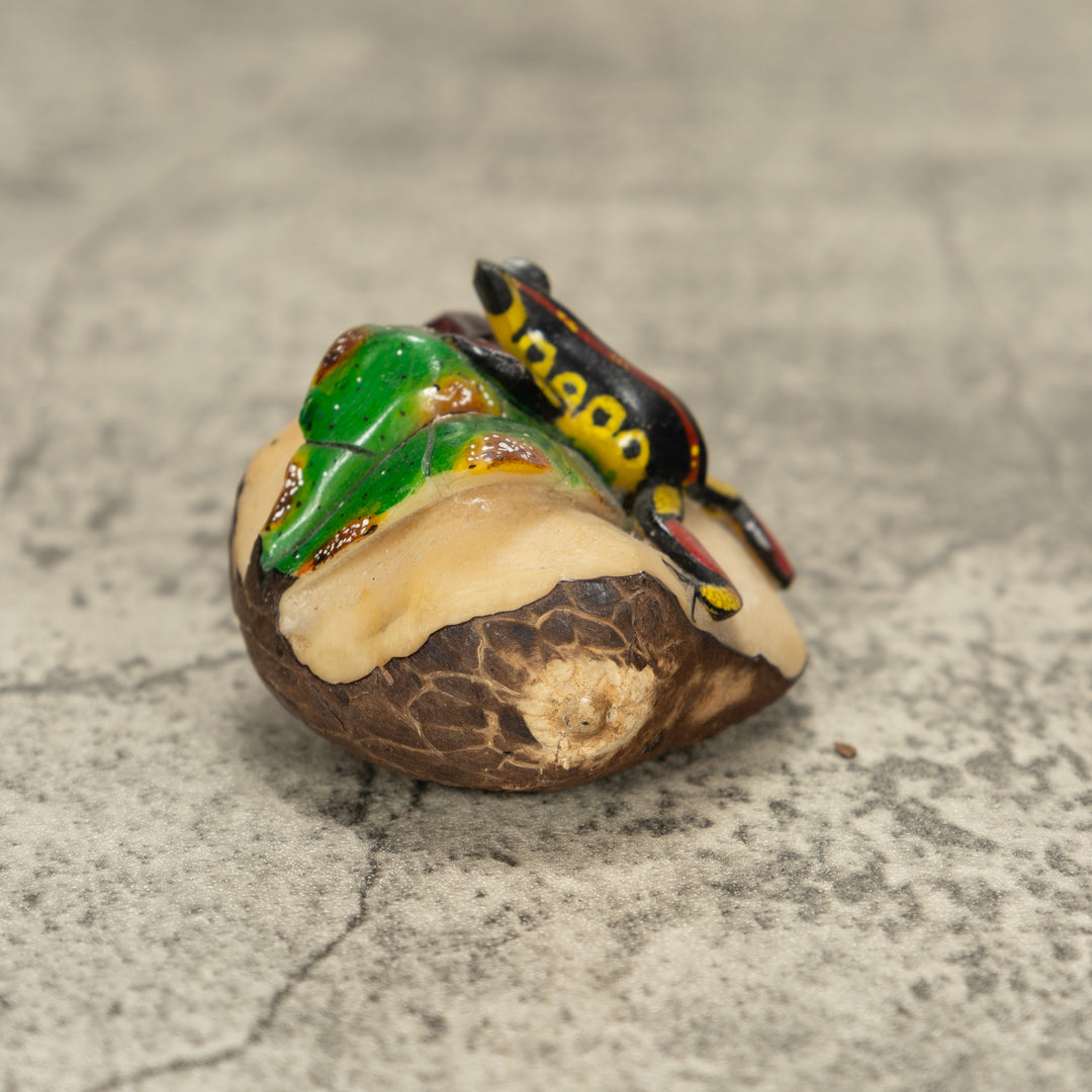 Poison Dart Frog With Leaf Tagua Nut Carving