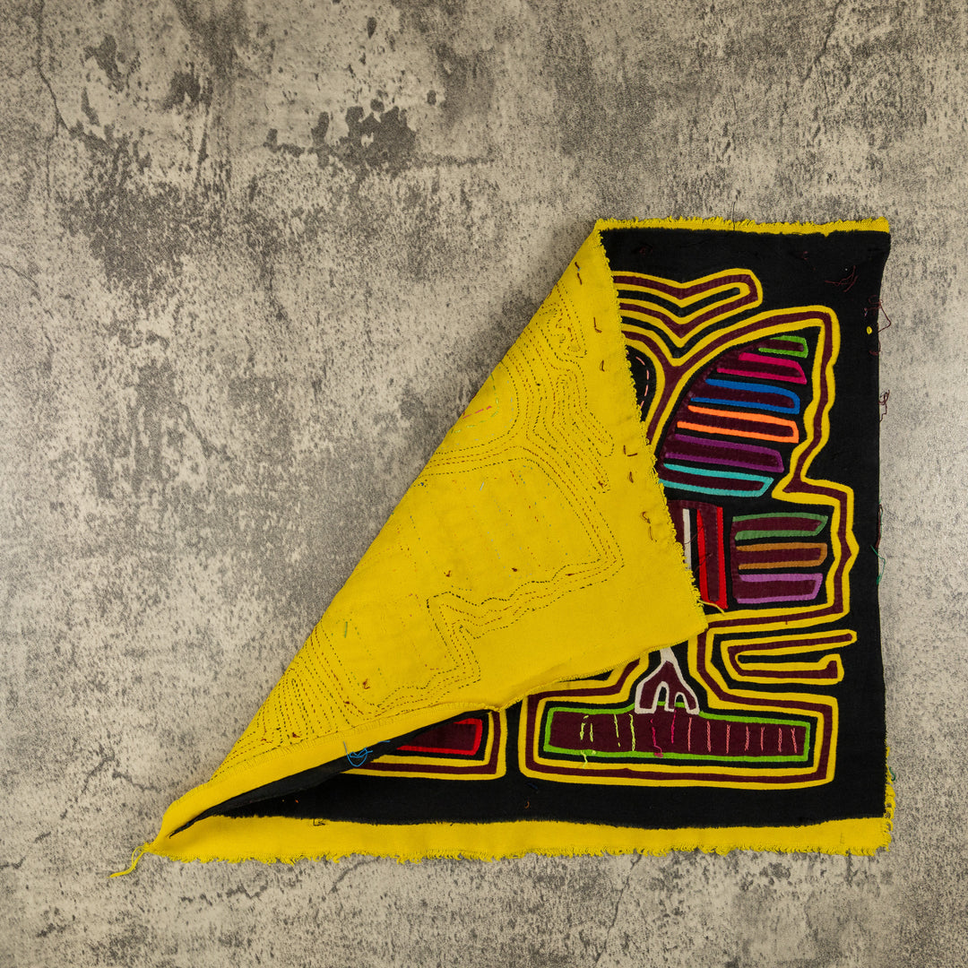 Black And Yellow Pelican Optical Illusion Mola