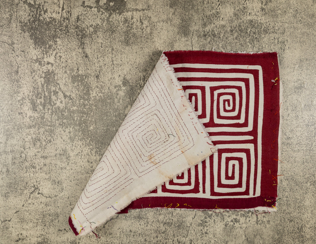 Burgundy And White Classic Design Mola