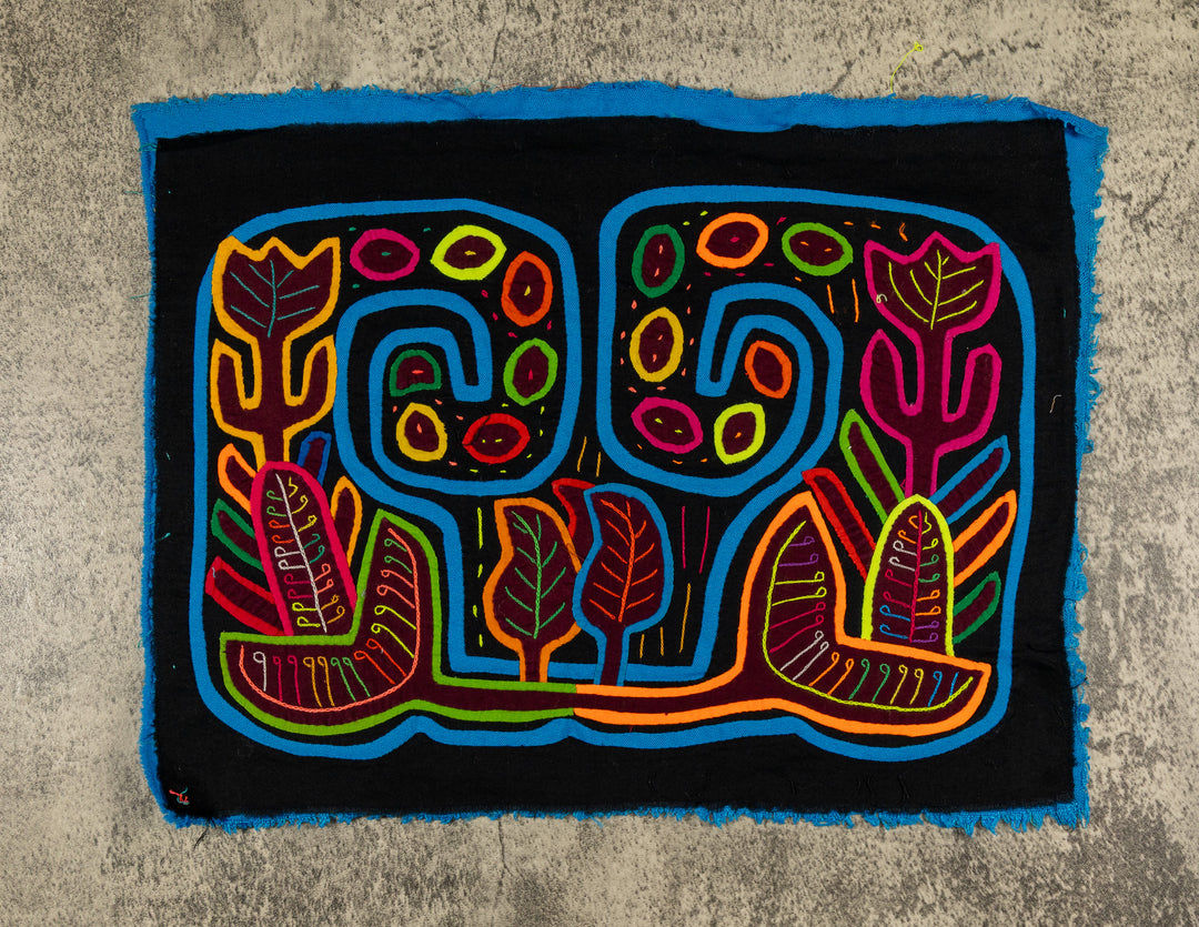 Black And Blue Jungle Foliage Mola