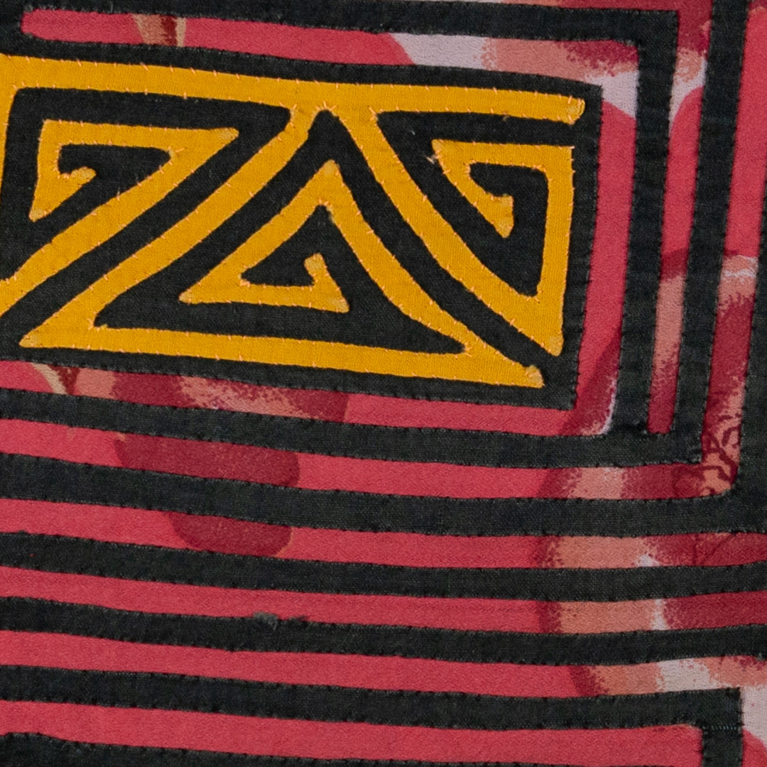 Vintage Black And Red Classic Design Mola