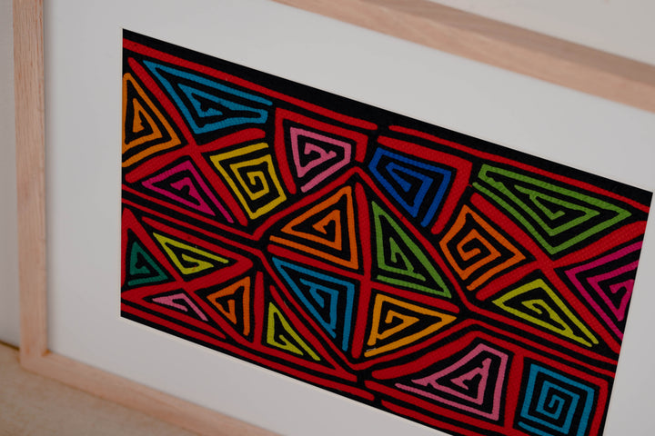 Black And Red Classic Design Mola