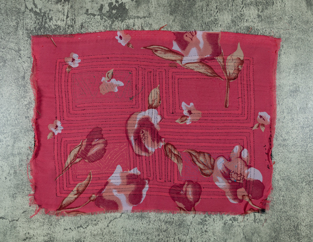 Vintage Black And Red Classic Design Mola
