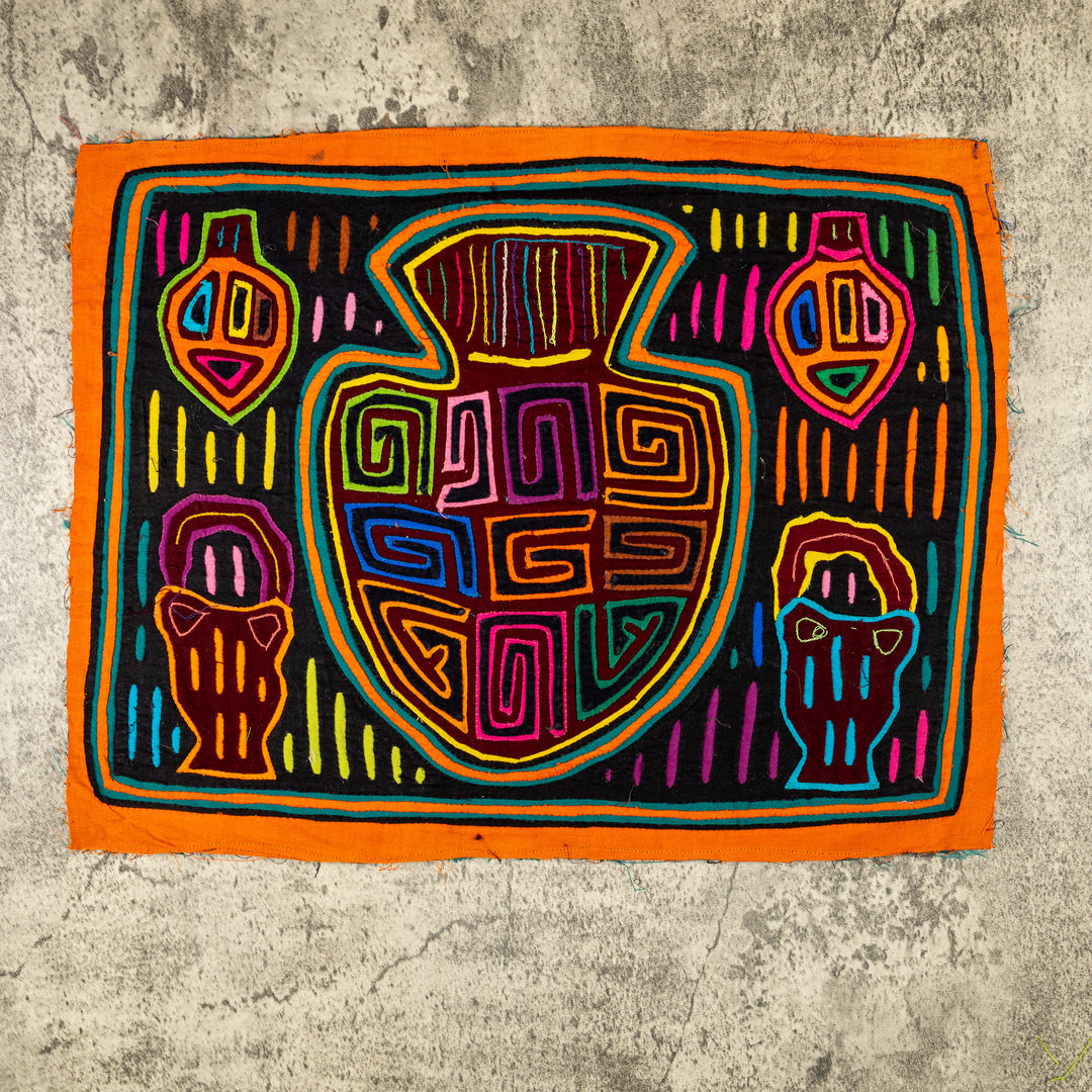 Vase And Basket Mola