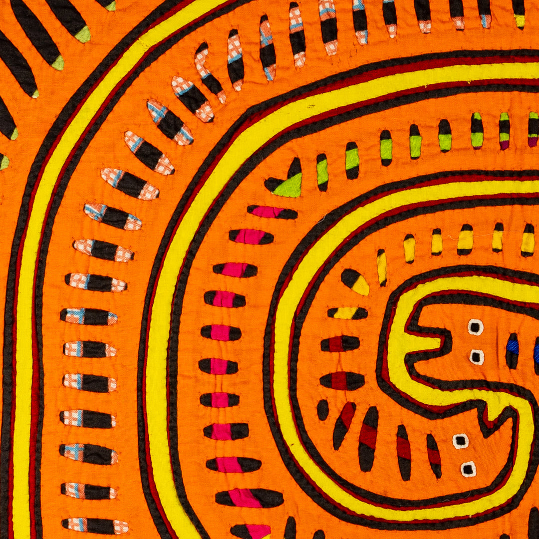 Snake Dance Museum Quality Mola