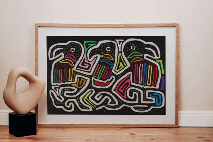 Three Dancing Blackbirds Mola