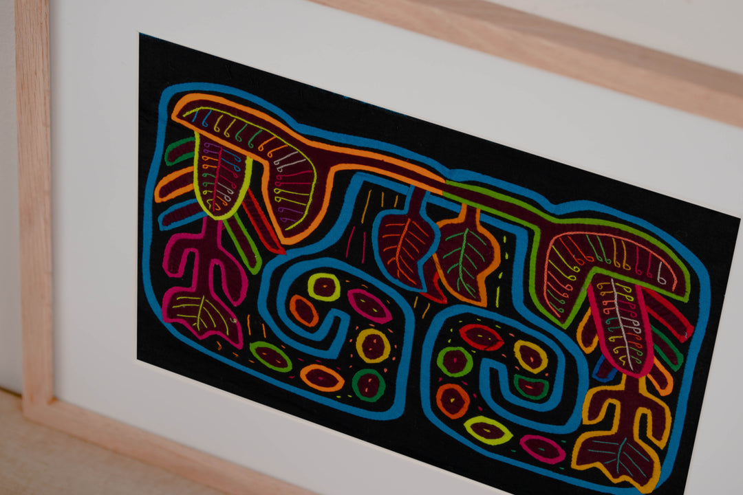 Black And Blue Jungle Foliage Mola