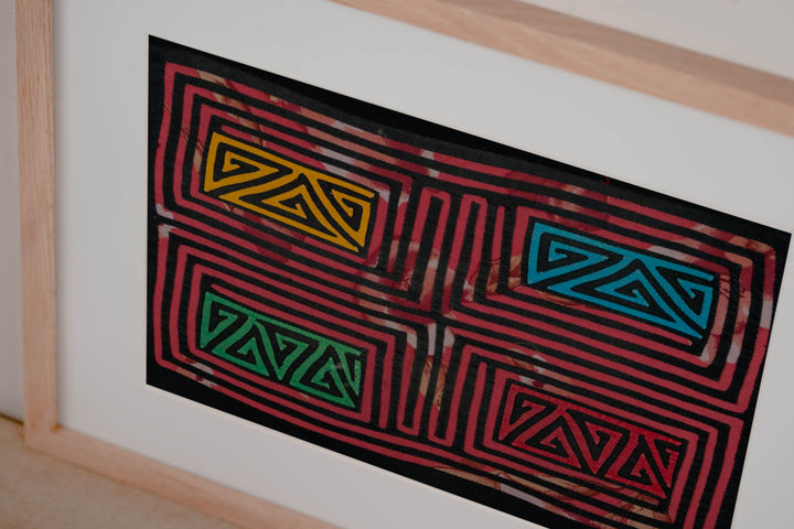 Vintage Black And Red Classic Design Mola