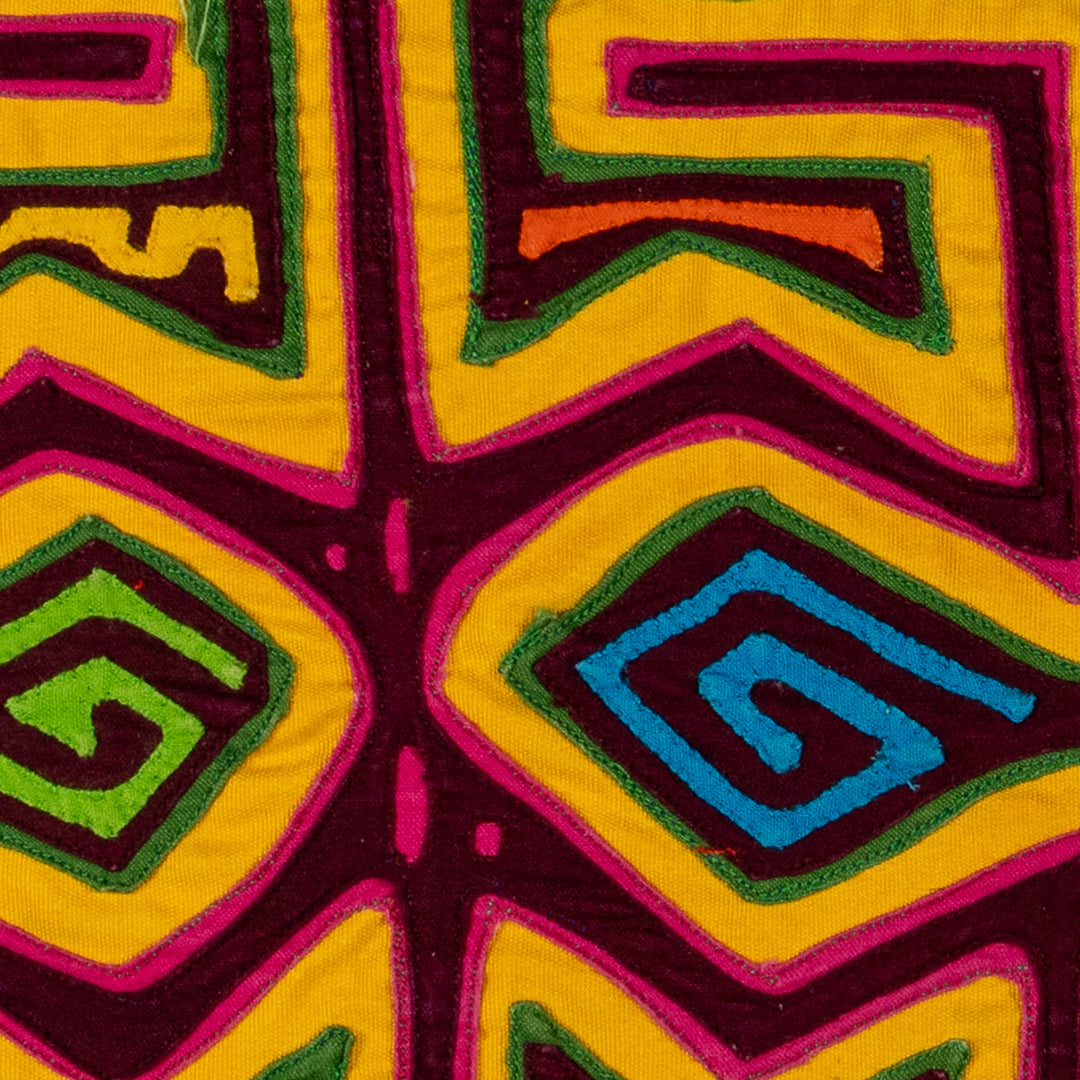 Machine-Stitched Classic Design Mola