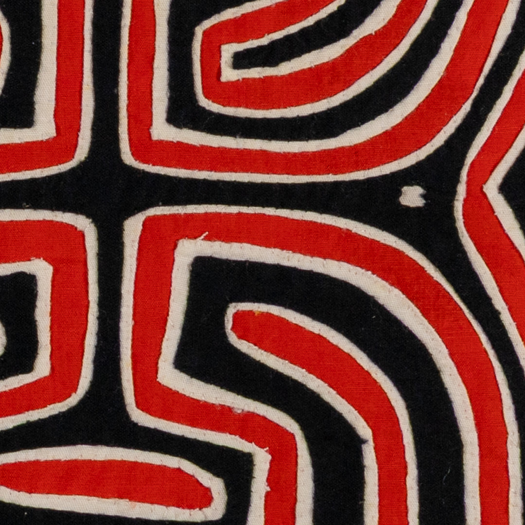 Black And Red Demolition Derby Track Mola