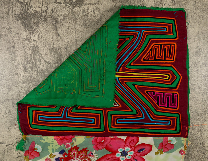 Machine-Stitched Classic Design Mola