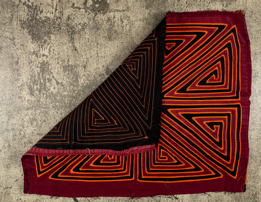 Machine-Stitched Classic Design Mola