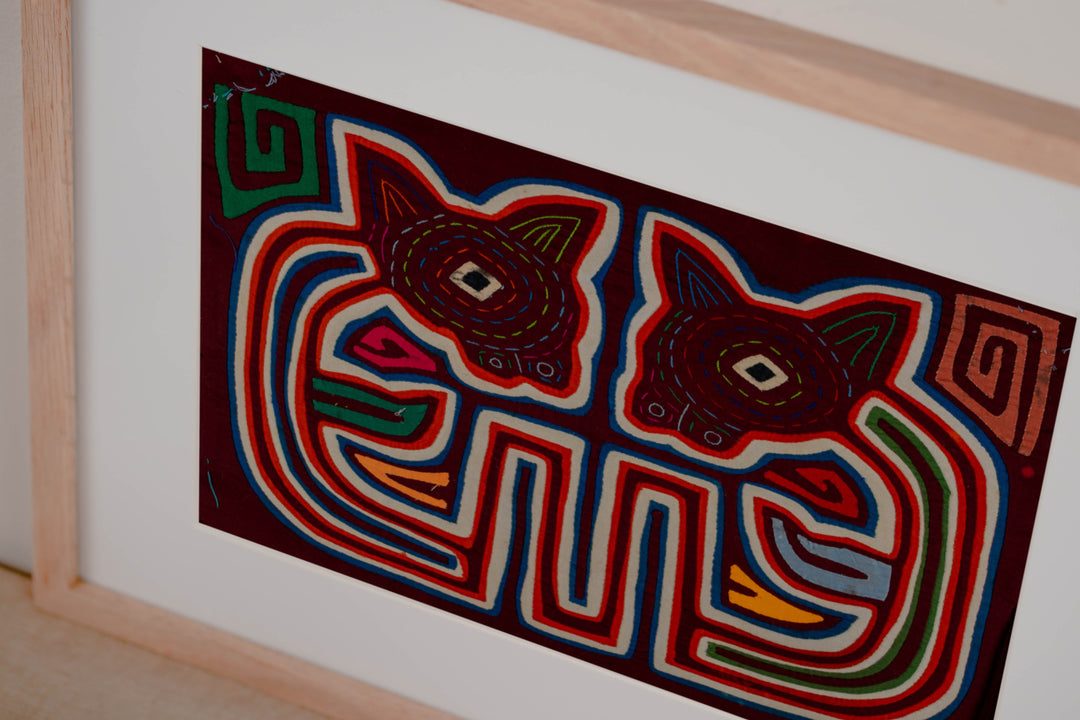 Burgundy And White Jungle Critter Conversation Mola