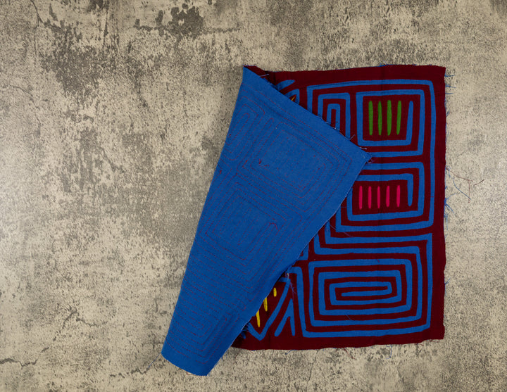 Burgundy And Blue Cat Stack Mola