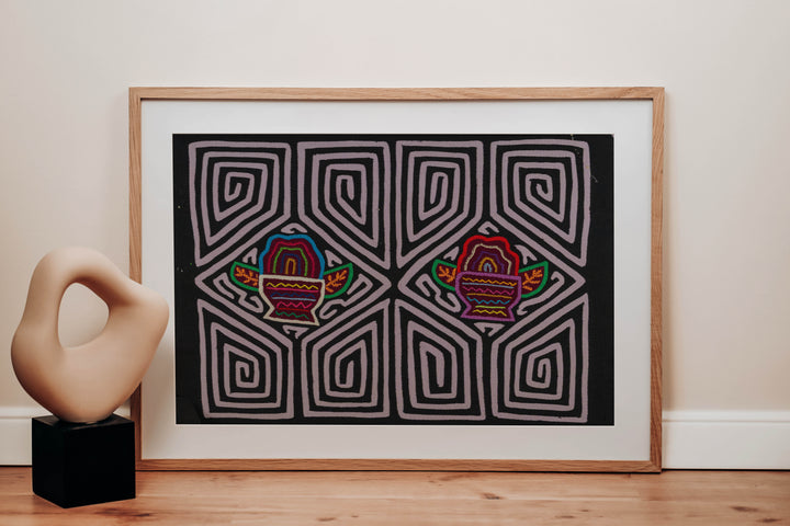 Black And White Flower Pot Mola