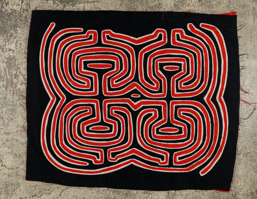 Black And Red Demolition Derby Racetrack Mola