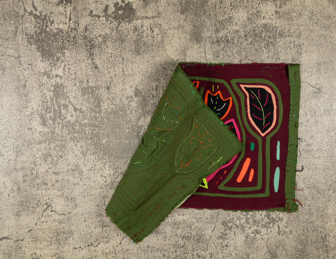 Burgundy And Green Top Cat Mola