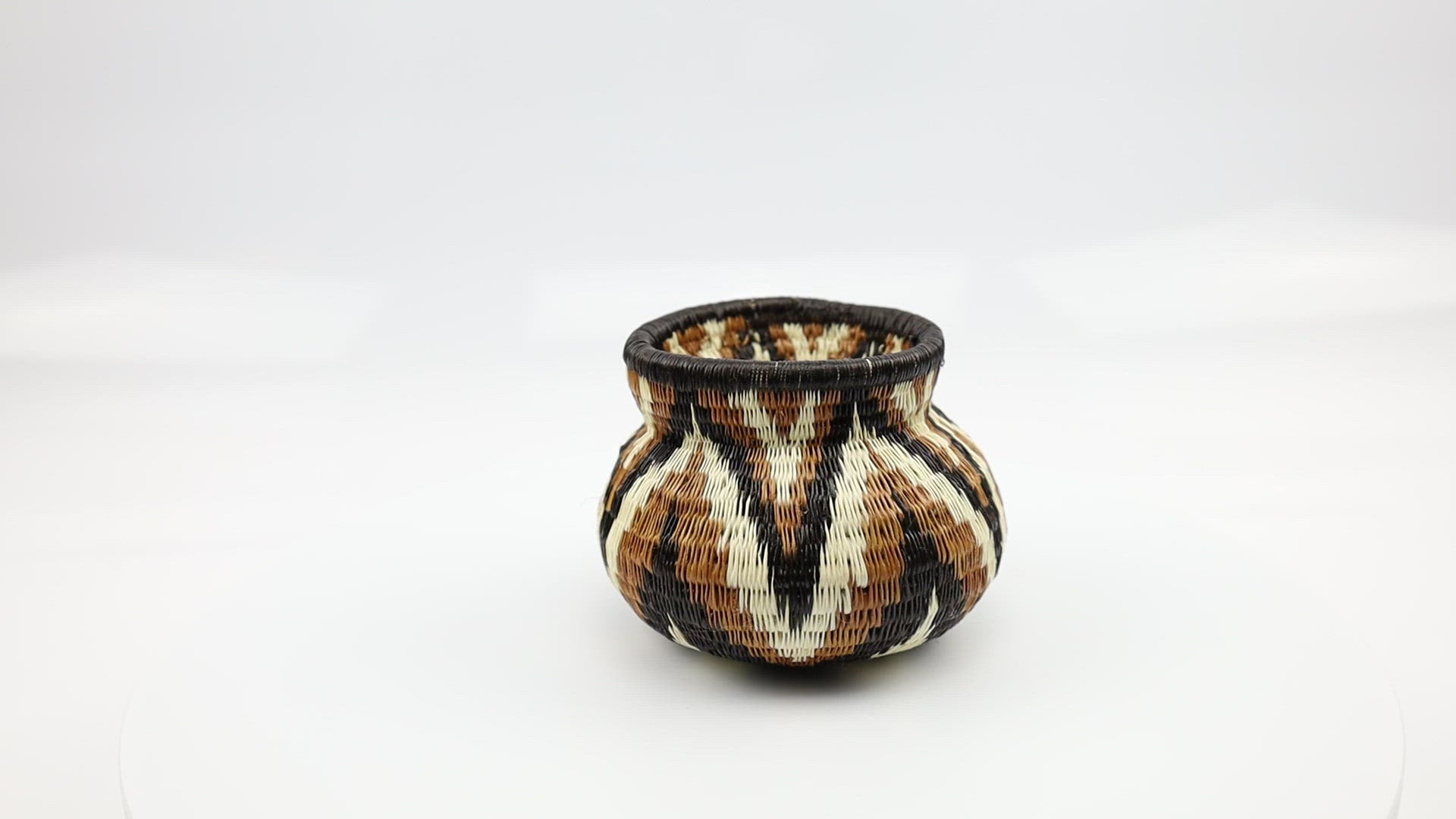 Wounaan Indian Hand Woven Brown Black and White Panama Basket