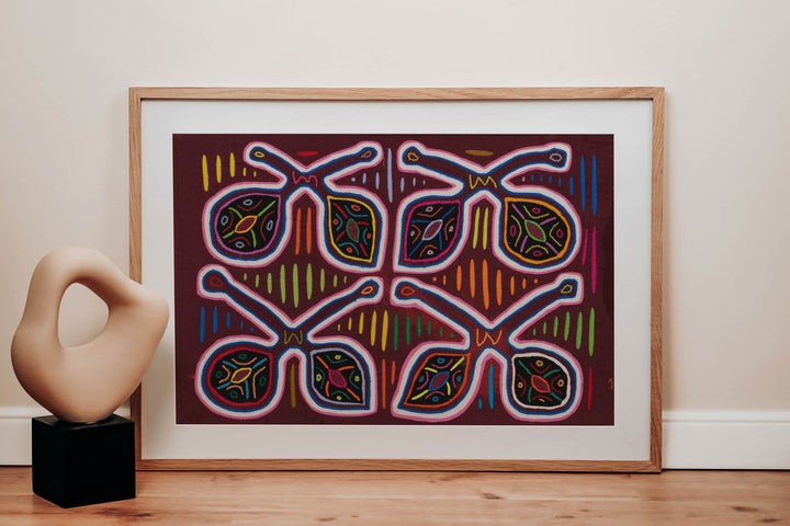 Maroon Crossed Tennis Racket Mola