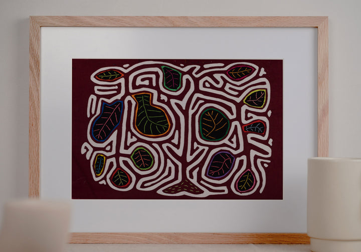 Burgundy White Grapevine Mola
