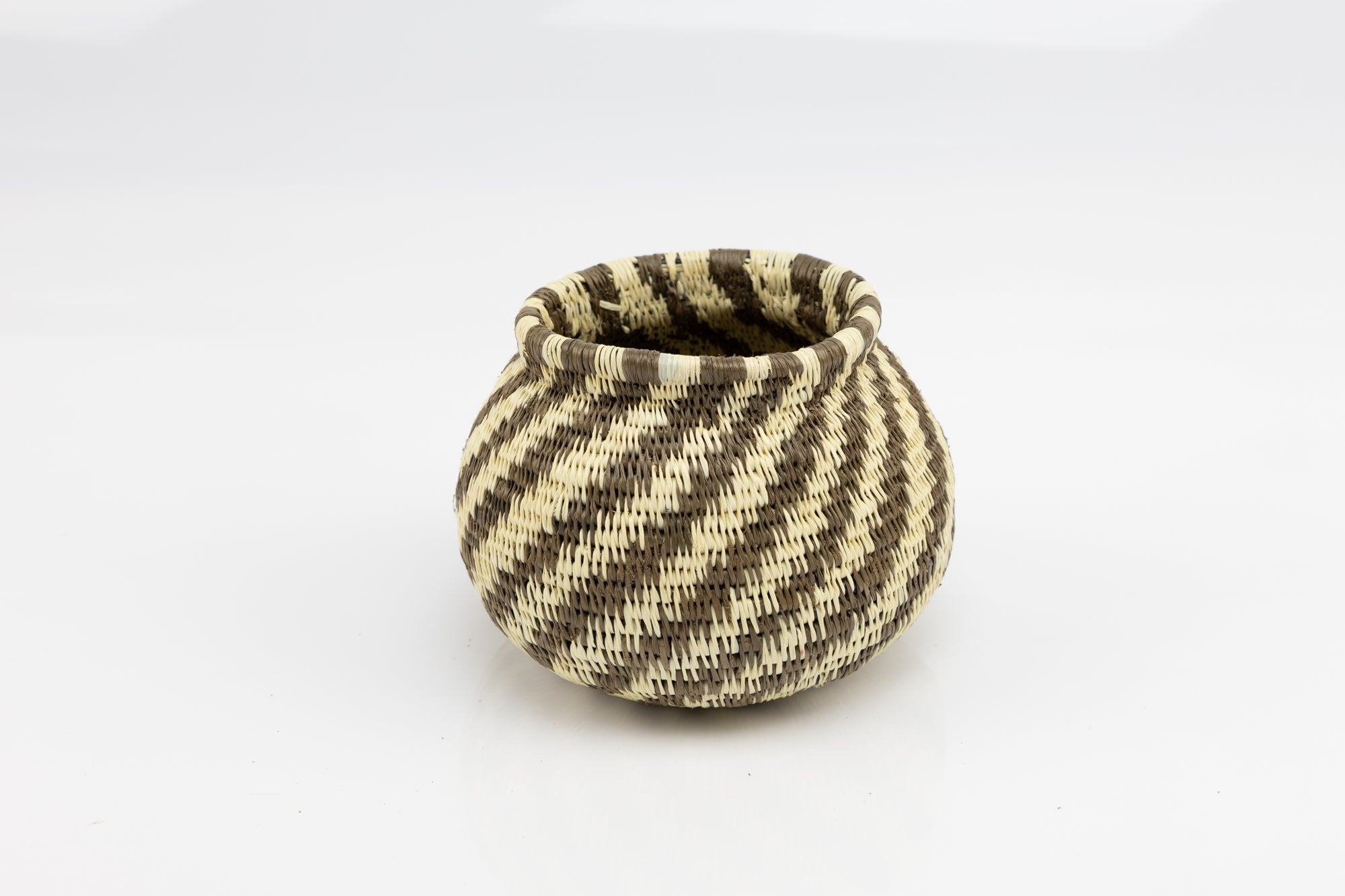 Wounaan Indian Hand Woven Spiral Panama Basket