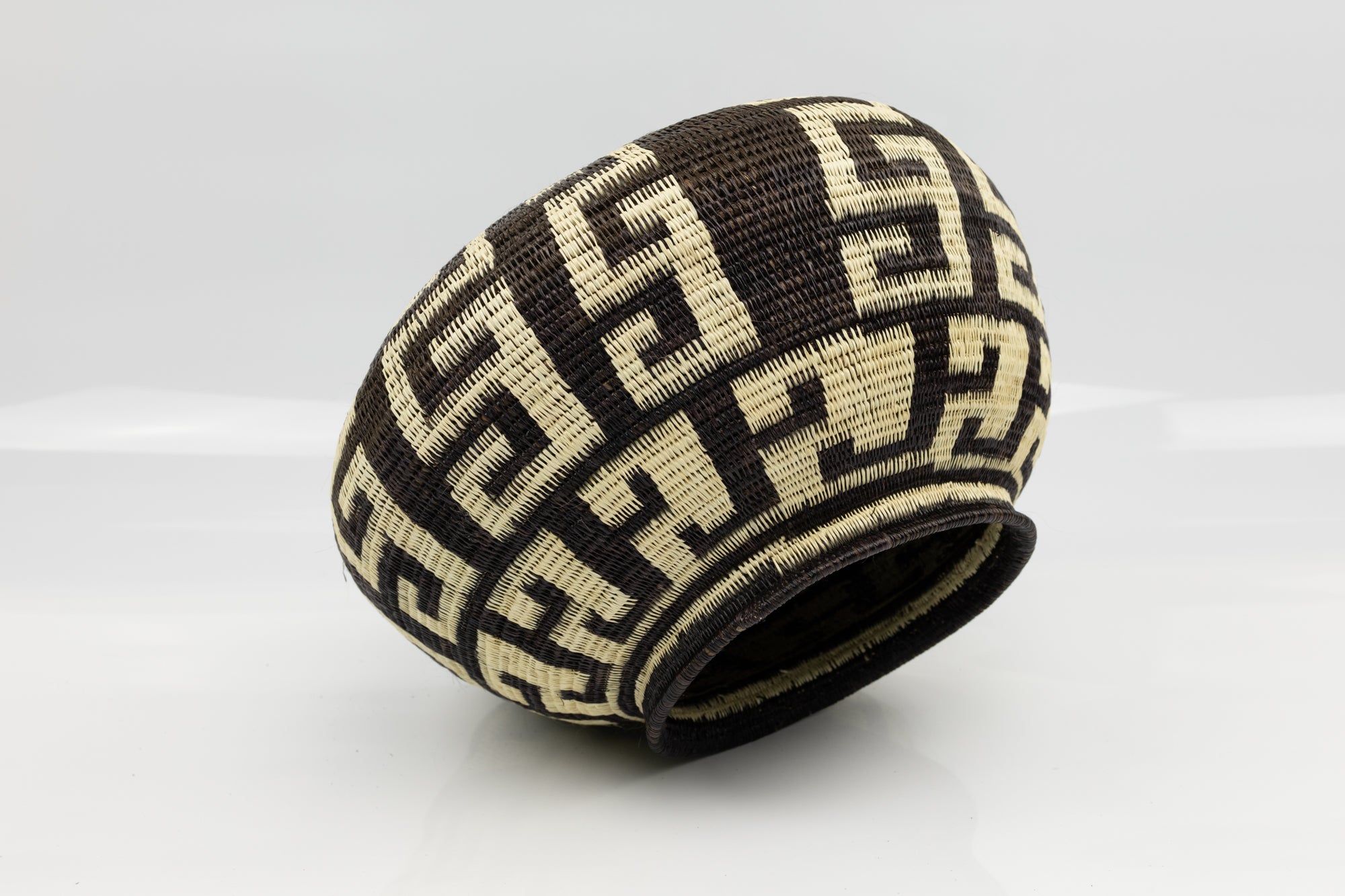 Wounaan Indian woven black and white large basket Panama art