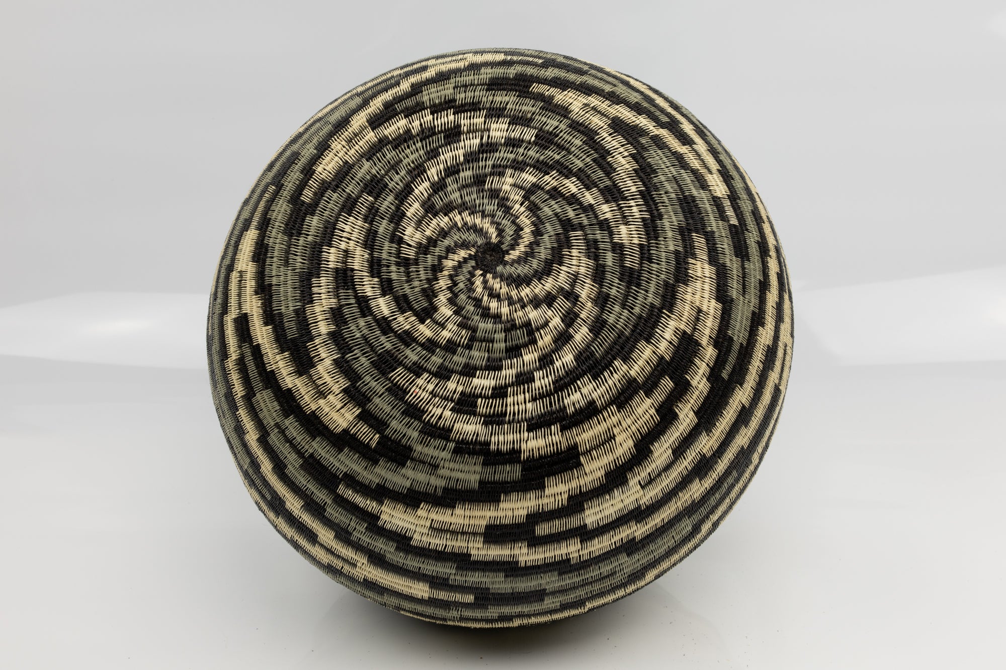 Wounaan Indian Hand Woven Classic Spiral Panama Basket