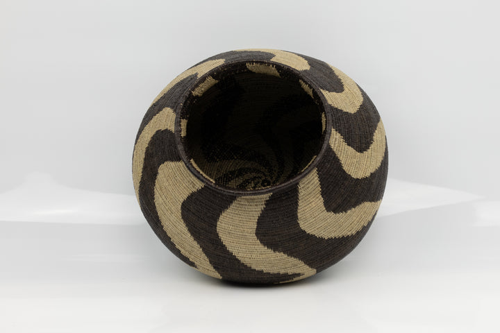 Wounaan Indian woven black and tan large basket Panama art