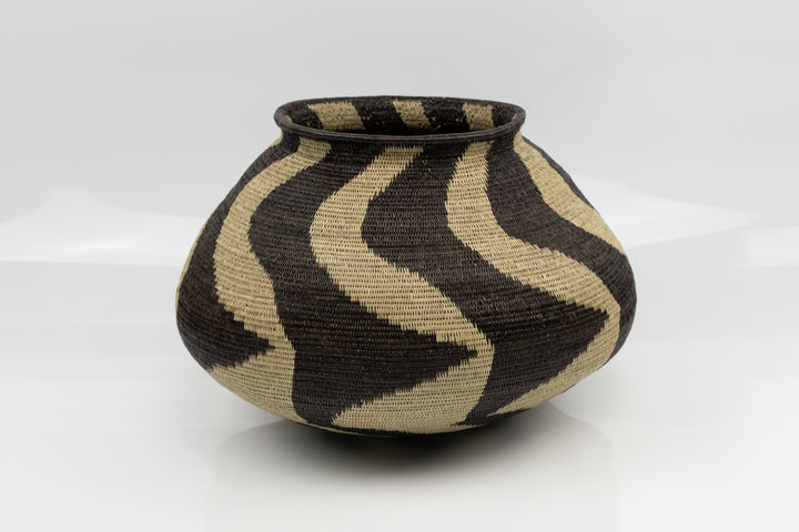Wounaan Indian woven black and tan large basket Panama art