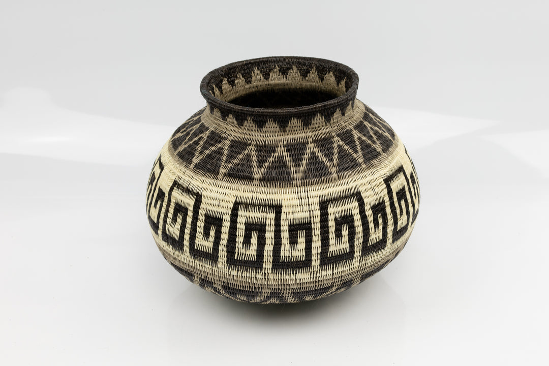 Panama Wounaan Indian woven greek key basket. gray black and white