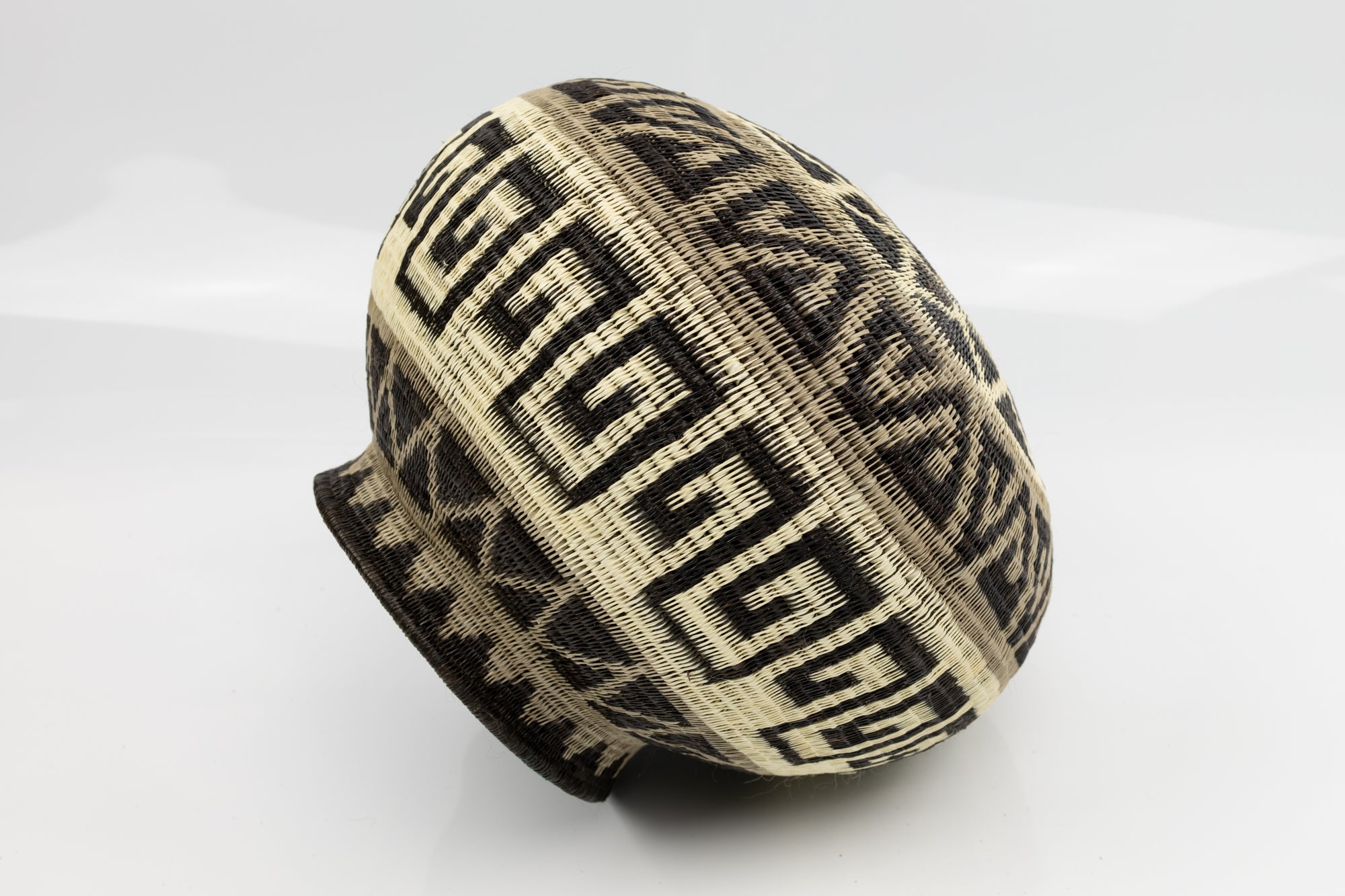 Panama Wounaan Indian woven greek key basket. gray black and white