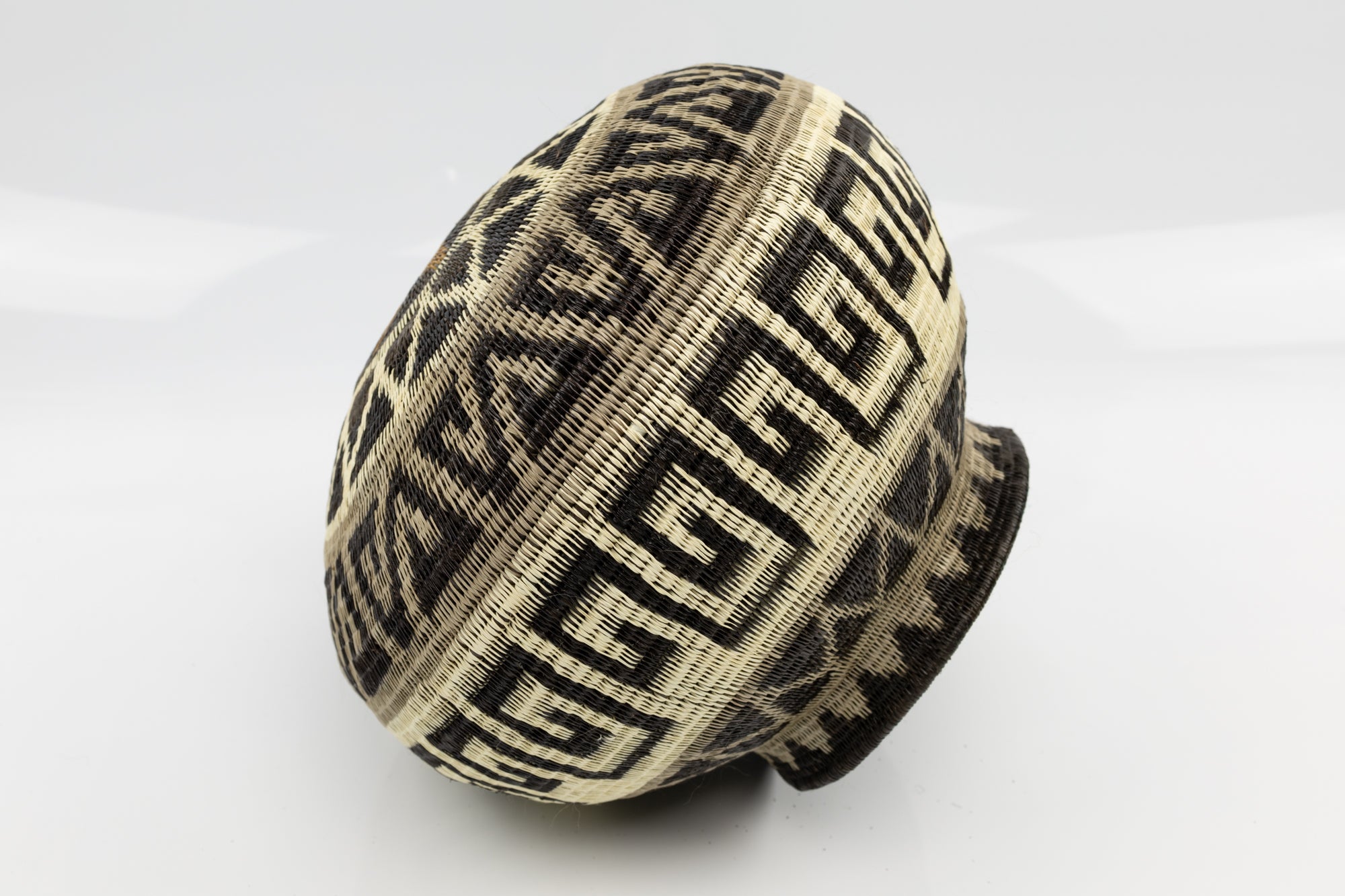Panama Wounaan Indian woven greek key basket. gray black and white