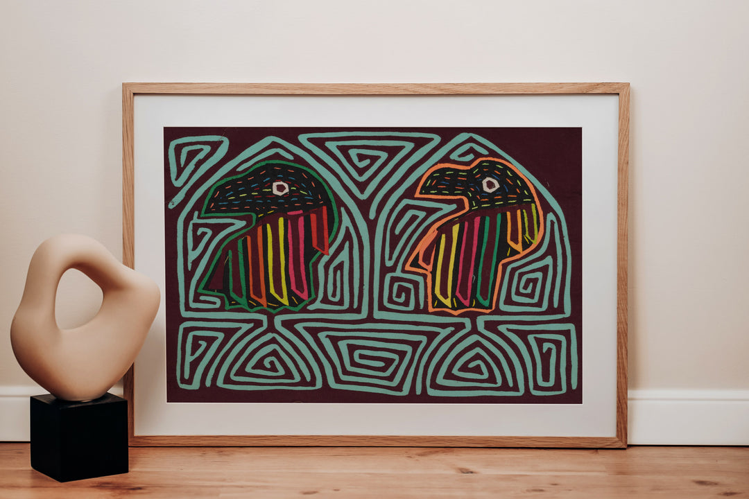 Turquoise Penquin Maron Backgroud Mola