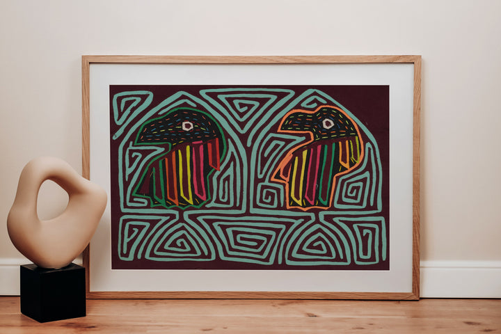 Turquoise Penquin Maron Backgroud Mola