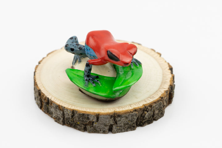 Wounaan Indian Poison Dart Frog Tagua Carving