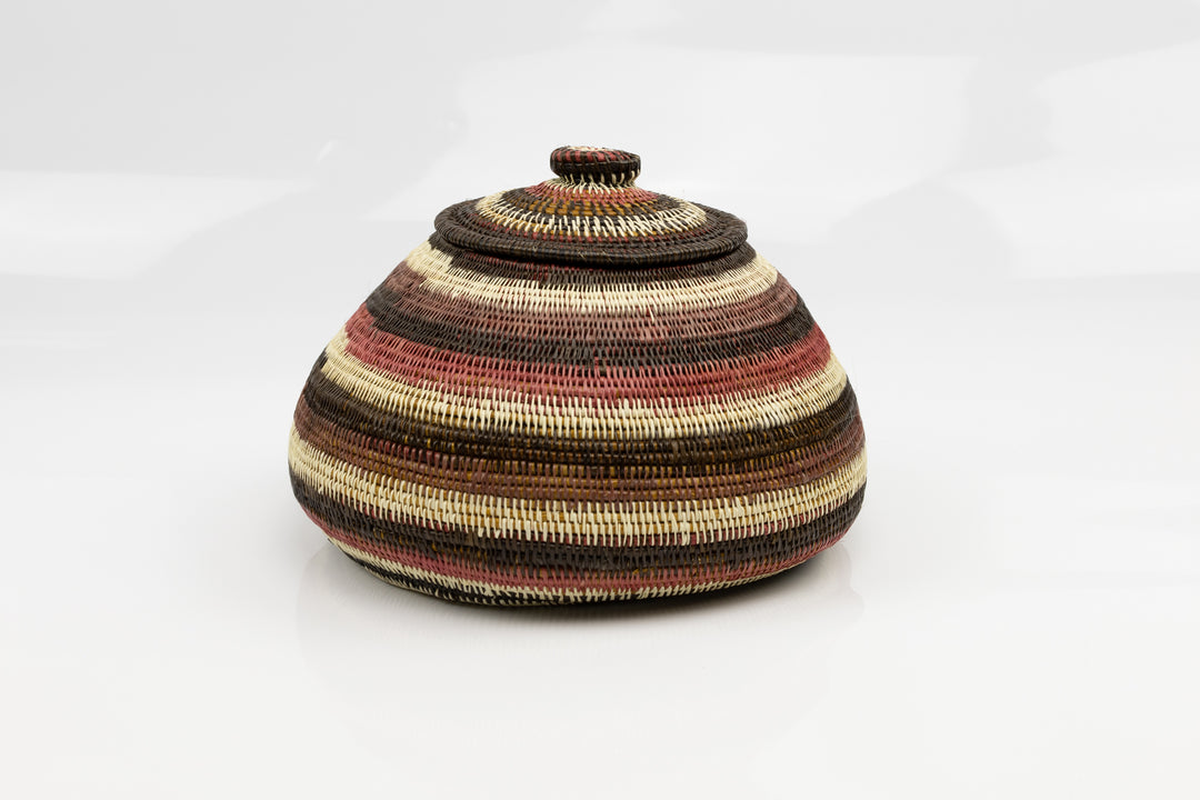 Wounaan Indian Hand Woven Classic Beehive Panama Basket with Top