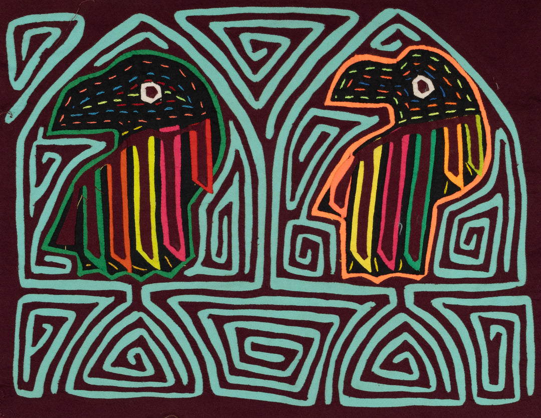 Turquoise Penquin Maron Backgroud Mola