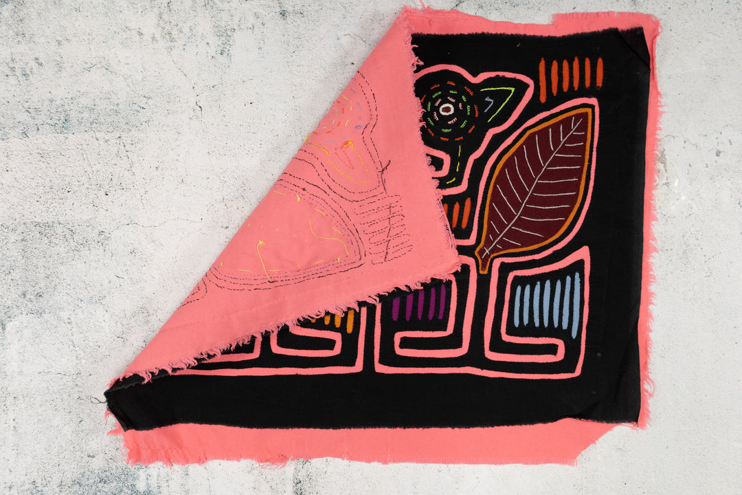 Pink Talking Bird Head Optical Illusion Mola