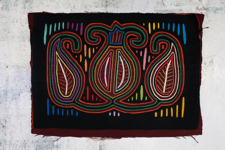 Super Symmetry Family Crest Mola