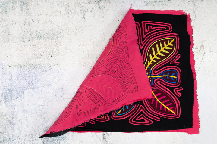 Rainforest Pink Spiral Leaves Mola