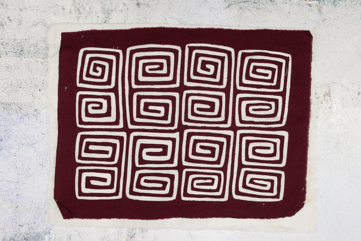 Burgundy and White Hollywood Squares Mola