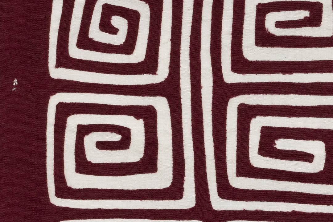 Burgundy and White Hollywood Squares Mola