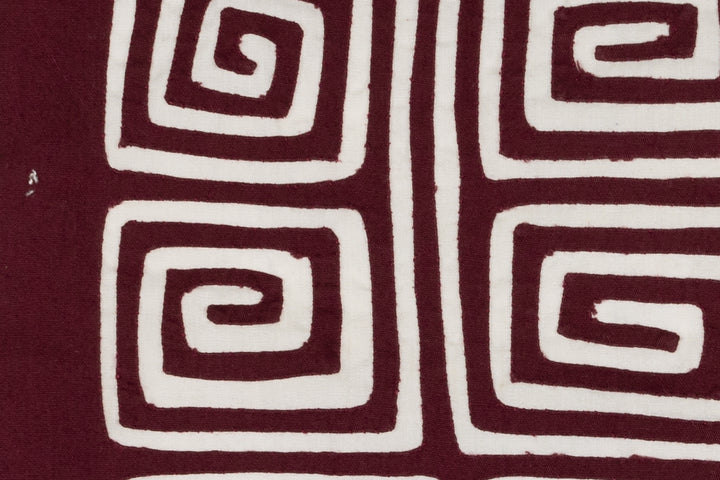Burgundy and White Hollywood Squares Mola