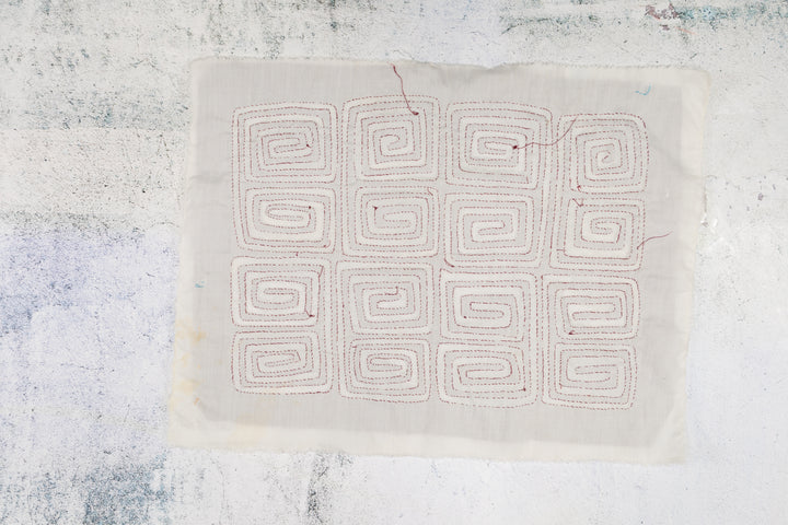Burgundy and White Hollywood Squares Mola