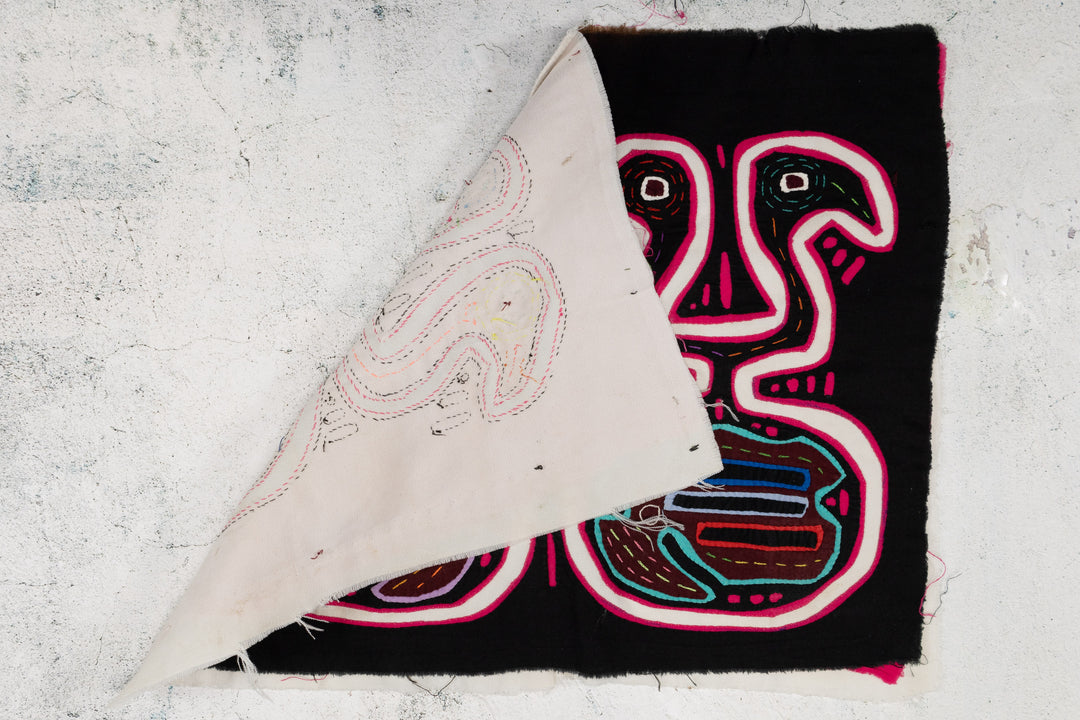 Black & Pink Optical Illusion Puppy Dog Mola