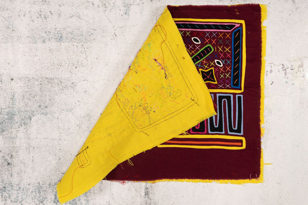 Happy High Flying Kite Mola