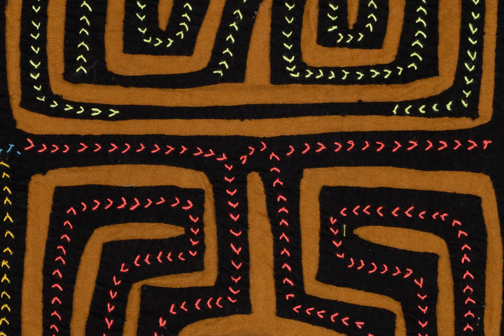 A Riddle Maze Mola