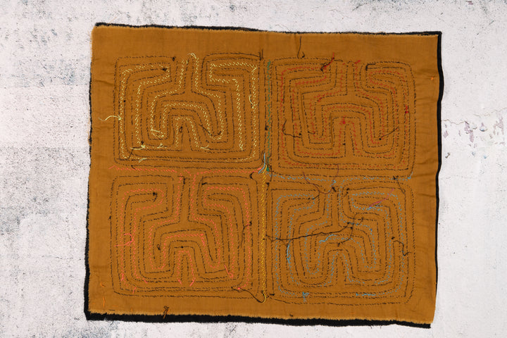 A Riddle Maze Mola